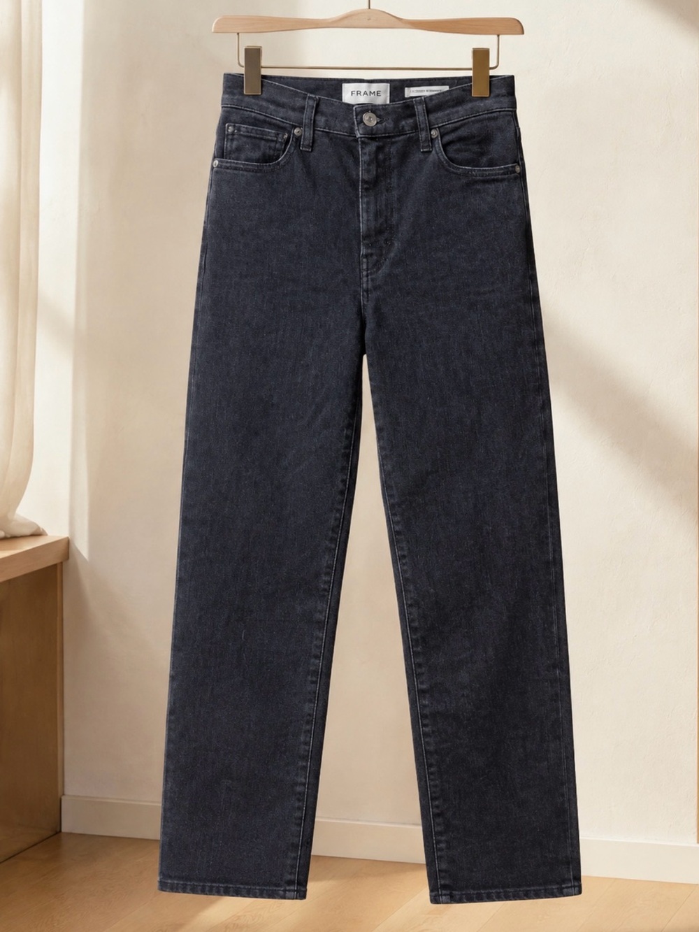Frame Denim Women’s Le sleek Straight-Leg Jeans in Washed Black waist 24